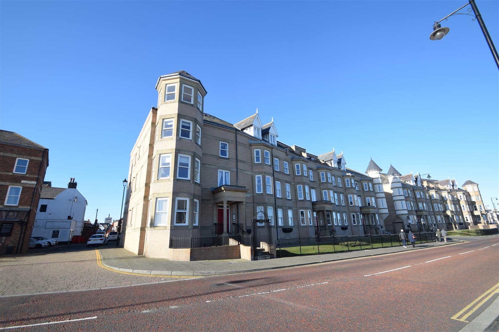 For Sale 2 Bedroom Flat/Apartment £315,000